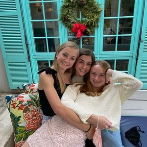 Meet your Posher, Isabel